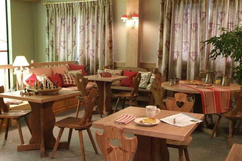 Hotel Restaurant La Tourmaline Ла План Ресторант снимка